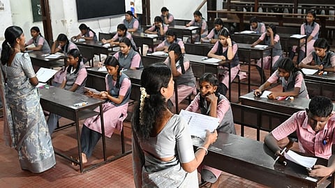 10-ம் வகுப்பு தேர்வு: மாணவர்களின் பட்டியல் வெளியீடு