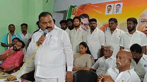 'ஆட்சியில் பங்கும் அதிக தொகுதிகளும் வேண்டும்' - மதுரை காங். கூட்டத்தில் அதிரடி தீர்மானம்