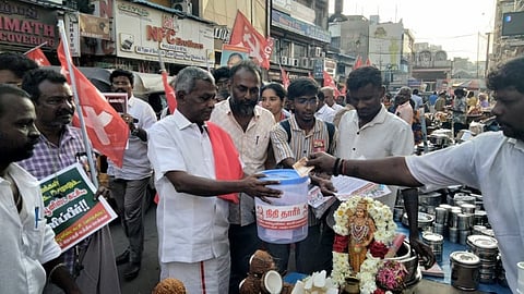 சட்டப்பேரவைத் தேர்தல்: வீதிகளில் உண்டியல் ஏந்தி மார்க்சிஸ்ட் கம்யூனிஸ்ட் நிதி வசூல்