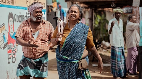 தாய் கிழவி: விமர்சனம் - ராதிகா அசத்தும் கலகல என்டர்டெய்னர்!