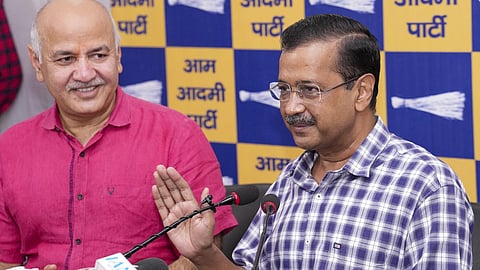 மதுபான கொள்கை முறைகேடு வழக்கு: கேஜ்ரிவால், சிசோடியா விடுவிப்பு