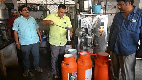 பால் கலப்பட உயிரிழப்பு: தீவிரக் கண்காணிப்பு அவசியம்