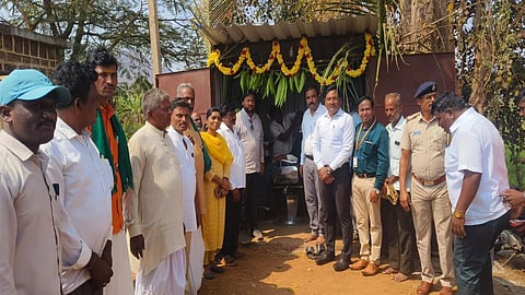 கர்நாடக கிராமத்தில் அரசு சார்பில் சலூன்