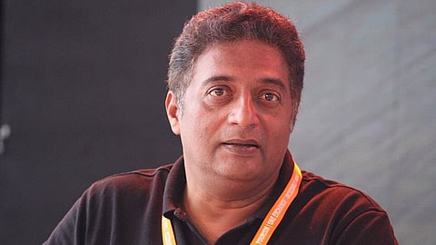 ‘ஸ்பிரிட்’டில் இருந்து விலகினார் பிரகாஷ் ராஜ்!