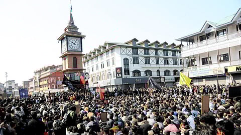 காமேனி கொல்லப்பட்டதை கண்டித்து ஜம்மு காஷ்மீரில் போராட்டம்: இணைய சேவை துண்டிப்பு