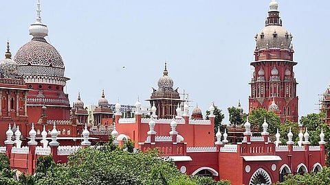 நேரு விவகாரத்தில் அதிமுக எம்.பி அவமதிப்பு வழக்கு: நீதிமன்ற உத்தரவை எதிர்த்து மறுஆய்வு மனு தாக்கல்