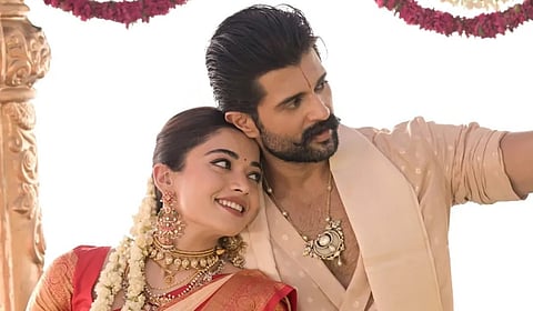 அரசு பள்ளி மாணவர்களுக்கு விஜய் தேவரகொண்டா கல்வி உதவி தொகை