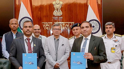 நவீன இலகுரக ஹெலிகாப்டர்கள், ஷ்தில் ஏவுகணைகள் கொள்முதல் செய்ய ரூ.5,083 கோடியில் பாதுகாப்பு அமைச்சகம் ஒப்பந்தம்