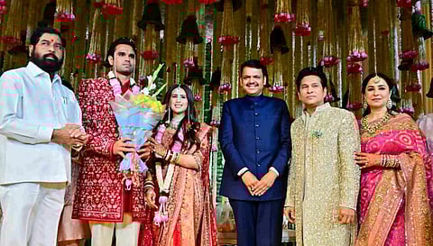 பிரபலங்கள் சங்கமித்த அர்ஜுன் டெண்டுல்கர் - சானியா சந்தோக் திருமண நிகழ்வு!