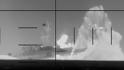 ஈரான் கப்பல் மூழ்கிய விவகாரம்: பிரதமரின் மவுனம் குறித்து ராகுல் காந்தி விமர்சனம்