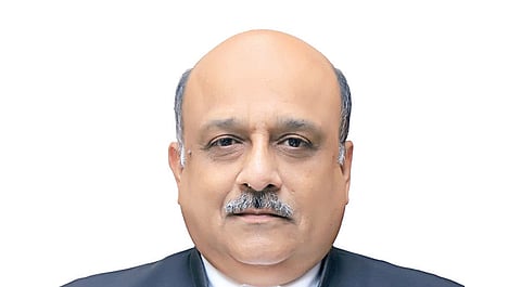 உயர் நீதிமன்ற தலைமை நீதிபதியாக சுஷ்ருத் அர்விந்த் தர்மாதிகாரி இன்று பதவியேற்கிறார்