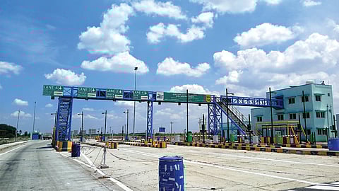 மதுரை - கொல்லம் நான்கு வழிச்சாலை திட்டத்தில் நத்தம்பட்டியில் அமைக்கப்பட்டுள்ள சுங்கச்சாவடி.