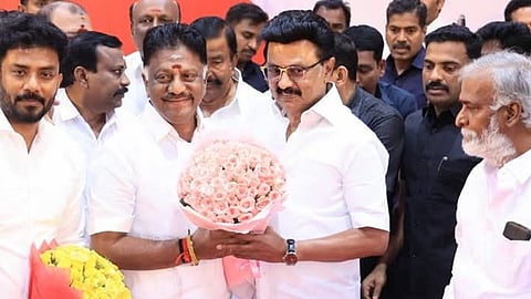 ஓபிஎஸ் எங்களுக்கு ‘எக்ஸ்ட்ரா லக்கேஜ்’ தான்! - ஆதங்கத்தைக் கொட்டும் தென் மாவட்ட திமுக