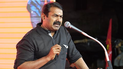 “இலவசங்களை அறிவிப்பது வளர்ச்சி அல்ல; கவர்ச்சி திட்டம்” - சீமான் கருத்து