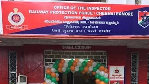 சென்னை: ஹவுராவில் இருந்து திருச்சி செல்லும் விரைவு ரயிலில் ரூ.7.54 லட்சம் ஹவாலா பணம் சிக்கியது