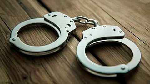 பஞ்சாப் மாநிலத்தில் ஆயுத விற்பனையில் ஈடுபட்ட 2 பேர் கைது