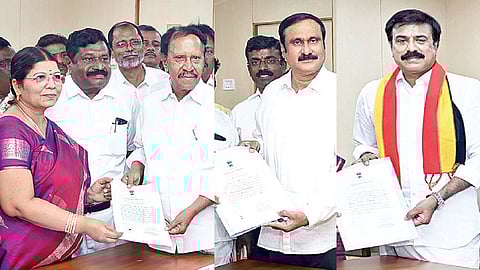 மாநிலங்களவைத் தேர்தலில் போட்டியின்றி தேர்வானதை தொடர்ந்து, தேர்தல் அதிகாரிகள் சாந்தி, தேன்மொழி ஆகியோரிடம் வெற்றிச் சான்றிதழை பெற்றுக் கொள்ளும் தம்பிதுரை, அன்புமணி, எல்.கே.சுதீஷ் ஆகியோர்.