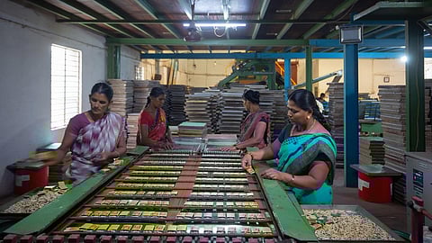 ஈரான் போர் தாக்கம்: தீப்பெட்டி மூலப்பொருள் விலை 2 மடங்கு அதிகரிப்பு