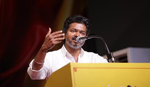 பாஜக கூட்டணிக்கு தயாராகிறதா தவெக? - மாவட்டச் செயலாளர்களுடன் அவசர ஆலோசனை