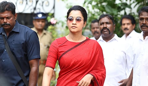 வெஞ்சென்ஸ்: திரைப் பார்வை - அதிகார வேட்கையின் ஆடுகளம்!