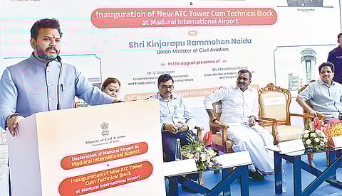 மதுரையில் நடந்த சர்வதேச விமான நிலைய விழாவில் மத்திய அமைச்சர் கிஞ்சராபு ராம் மோகன் நாயுடு பேசினார். அருகில் மத்திய இணை அமைச்சர் எல்.முருகன், எம்.பி.க்கள் சு.வெங்கடேசன், மாணிக்கம் தாகூர், எம்எல்ஏ ராஜன் செல்லப்பா உள்ளிட்டோர்.