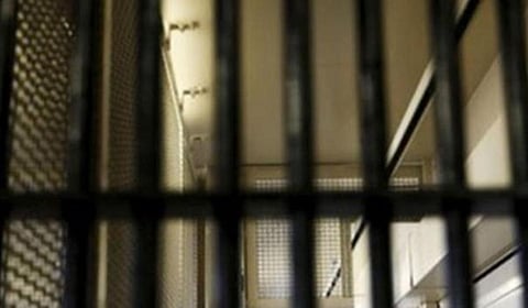 மருத்துவ கல்லூரியில் சீட் வாங்கித் தருவதாக ரூ.11 லட்சம் மோசடி செய்த ரியல் எஸ்டேட் அதிபர் சிறையிலடைப்பு