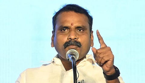 தமிழகத்தில் செயற்கையான எரிபொருள் தட்டுப்பாட்டை திமுக உருவாக்குகிறது: எல்.முருகன் குற்றச்சாட்டு