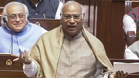 “காங்கிரசுடன் காதல்... மோடியுடன் திருமணம்!” - தேவ கவுடா பற்றி கார்கே கிண்டல்