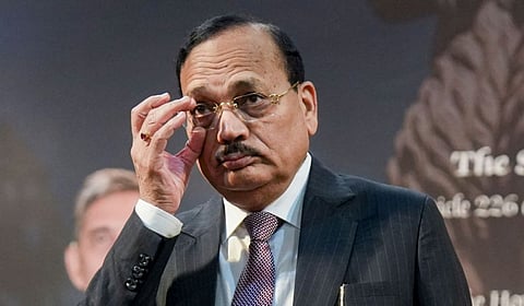 தேர்தல் ஆணையர்கள் நியமன வழக்கு: தலைமை நீதிபதி விலகல்