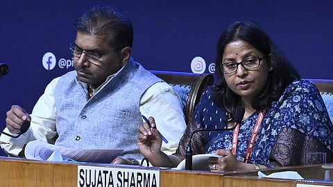 காஸ் பற்றாக்குறை இல்லை: மத்திய அரசு செயலர் தகவல்