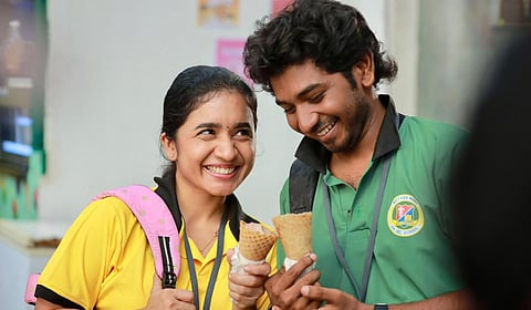 யூத்: திரைப் பார்வை - சிறுபிள்ளை வெள்ளாமையா, சீரியஸ் சினிமாவா?