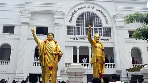 இபிஎஸ் டெல்லி பயணம் குறித்து முதல்வர் ஸ்டாலின் விமர்சனம்: கருணாநிதி பயணத்தை சுட்டிக்காட்டி அதிமுக பதில்