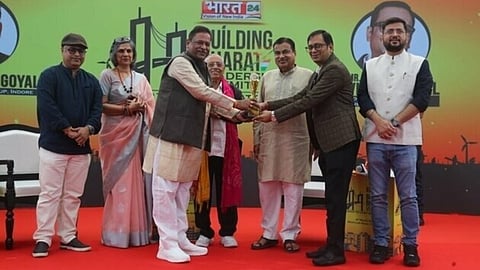 ம.பி.யின் ட்ரீம் குழுமத்துக்கு: சிறந்த சேவைக்கான விருது