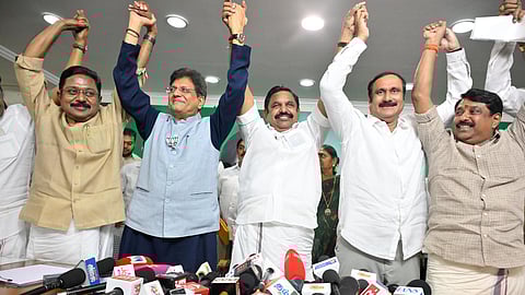 தேசிய ஜனநாயகக் கூட்டணியில் சுமுக உடன்பாடு: பாஜக 27, பாமக 18, அமமுக 11 இடத்தில் போட்டி