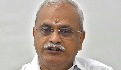 புதுச்சேரி | நாராயணசாமிக்கு சீட்டு மறுப்பு! - வைத்திலிங்கம் வீட்டின் முன் ஆதரவாளர்கள் ஆர்ப்பாட்டம்