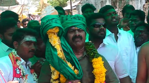 ‘எல்லா கட்சிகளும் சூலாயுதம்.. நான் வேலாயுதம்’ - திருத்தணி முருகனை வழிபட்டு சீமான் பிரச்சாரம்