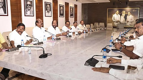 திமுக கூட்டணியில் யாருக்கு எந்தெந்த தொகுதிகள்? - காங். உள்ளிட்ட கட்சிகளின் குழுக்களுடன் தீவிர ஆலோசனை