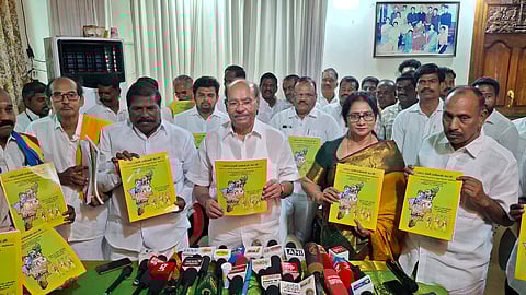 ‘மகளிர் உரிமைத் தொகை ரூ.3,000’ - ராமதாஸ் வெளியிட்ட தேர்தல் அறிக்கையின் முக்கிய அம்சங்கள்