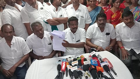 நாமக்கல் மாவட்ட அதிமுக நிர்வாகிகள்