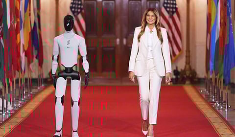 வங்காளம் உட்பட 11 மொழி பேசும் மனித ரோபோ - முதல் பெண்மணிகள் மாநாட்டில் அறிமுகம் செய்தார் மெலனியா ட்ரம்ப்