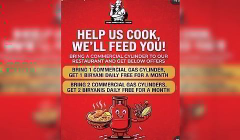 ஓசூரில் உள்ள உணவகம் ஒன்று வெளியிட்டுள்ள, ‘வர்த்தக சிலிண்டர் வழங்கினால் தினசரி இலவச பிரியாணி’ சலுகை அறிவிப்பு தொடர்பான சுவரொட்டி.