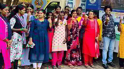 பெண் வாக்காளர்கள் அதிகம் உள்ள நிலையில் கேரளாவில் 42 பெண்கள் மட்டுமே தேர்தலில் போட்டி