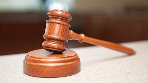 வருமானவரித் துறையில் முறைகேடு செய்ததாக வழக்கு: காவல் ஆய்வாளர், சகோதரருக்கு 4 ஆண்டு சிறை தண்டனை