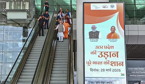 நொய்டா விமான நிலையத்துக்கு சொந்தம் கொண்டாடும் பாஜக, சமாஜ்வாதி, பகுஜன் சமாஜ் கட்சிகள்