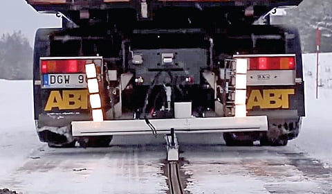 உலகின் முதல் மின்மயமாக்கப்பட்ட சாலை