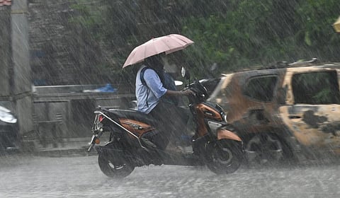 மேற்கு தொடர்ச்சி மலை மாவட்டங்களில் 3 நாள் மிதமான மழைக்கு வாய்ப்பு