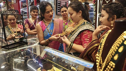 தங்கம் விலை ஒரே நாளில் பவுனுக்கு ரூ.3,040 அதிகரிப்பு