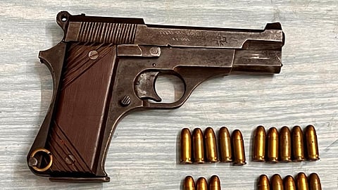 சென்னையில் 2,205 துப்பாக்கிகள் காவல் துறையிடம் ஒப்படைப்பு