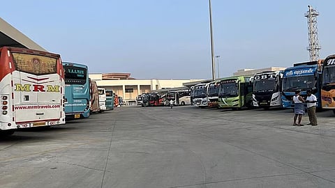 பிற மாநிலங்களைப் பின்பற்றி ஆம்னி பேருந்துகளுக்கு ஒரே நாளில் பதிவு: பேருந்து உரிமையாளர்கள் வலியுறுத்தல்
