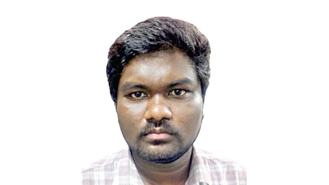 ஏடிஎம் மையத்தில் பணம் எடுக்க உதவுவதாகக் கூறி பல மாநிலங்களில் வயதானவர்களிடம் பண மோசடி செய்த ஆந்திர இளைஞர் கைது